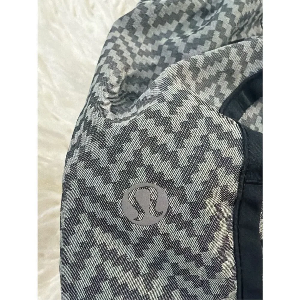 Rare Run Times lululemon athletica Black & Gray Patterned Women's Skort size 4